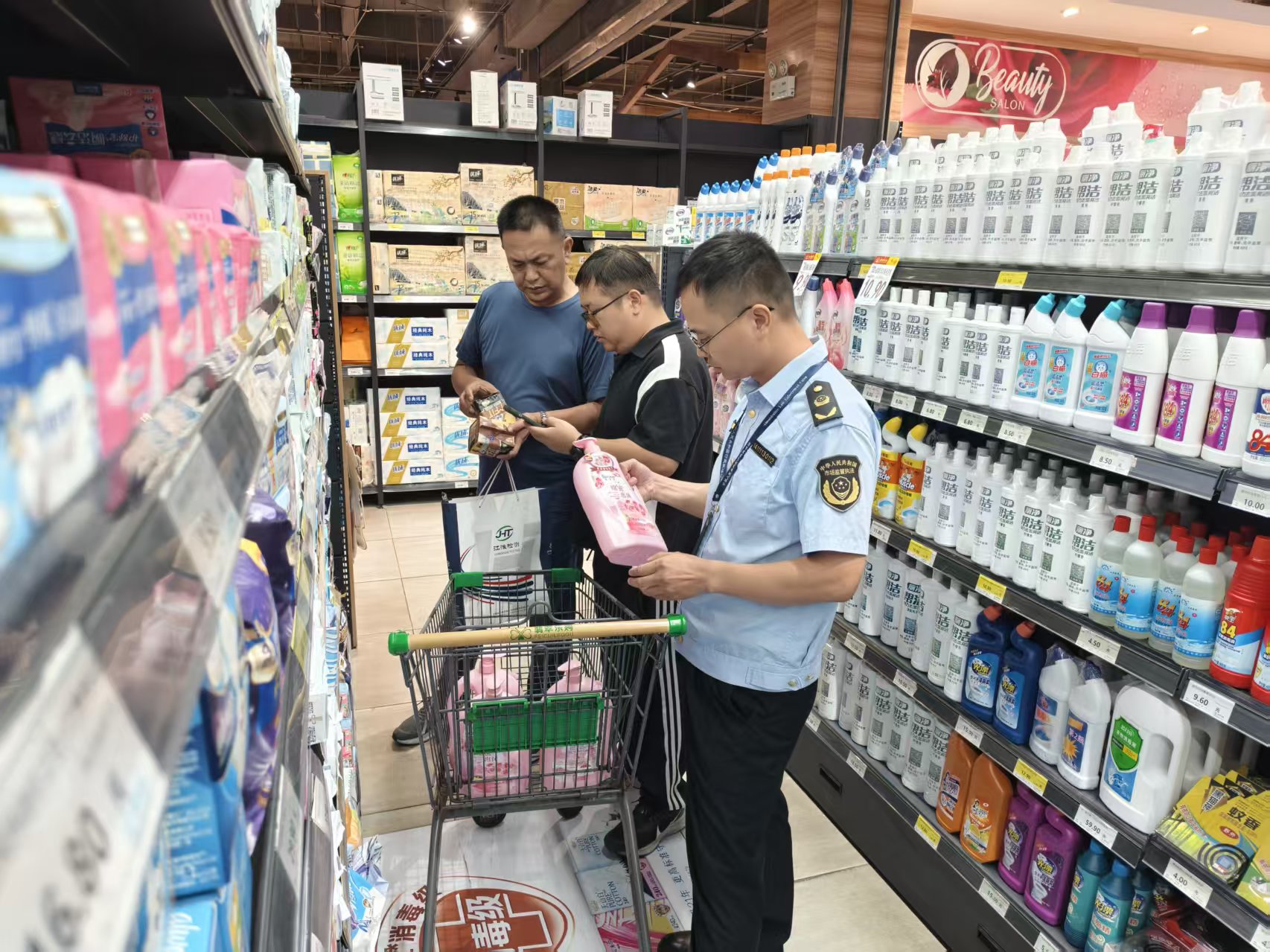 廣昌縣市場監督管理局扎實開展日用品、眼鏡、校服產品質量專項監督抽檢工作
